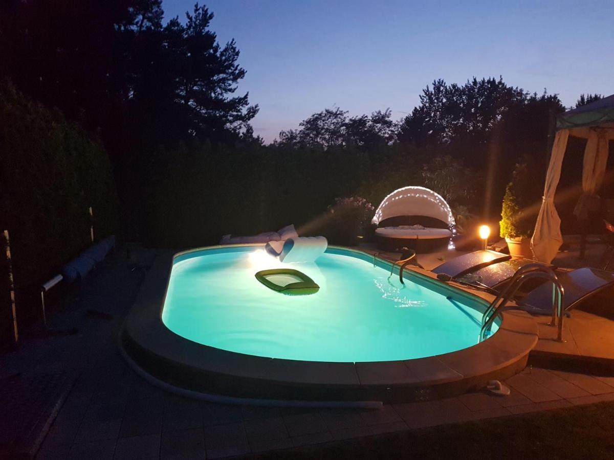 Gaestezimmer Im Bewohnten Efh Mit Pool Und Garten Ziltendorf Luaran gambar