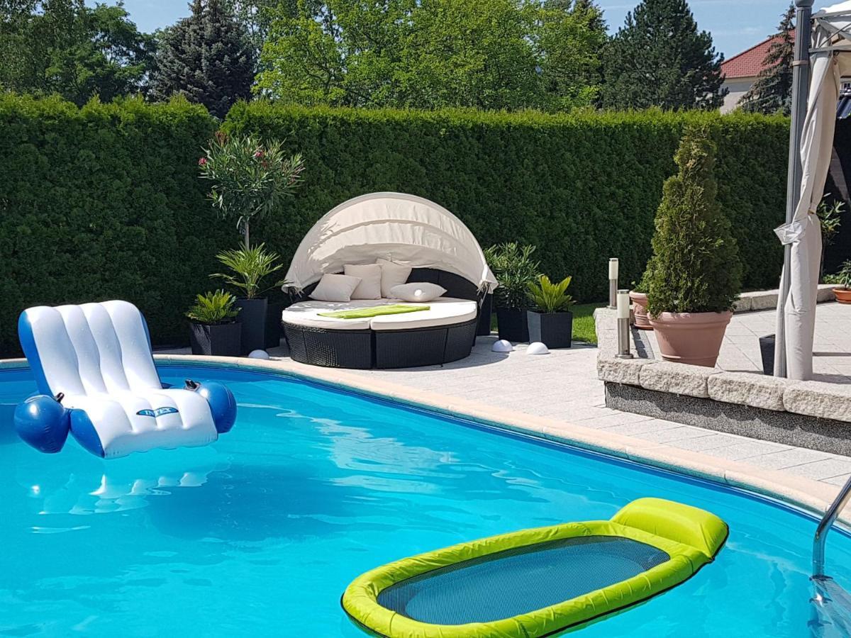 Gaestezimmer Im Bewohnten Efh Mit Pool Und Garten Ziltendorf Luaran gambar